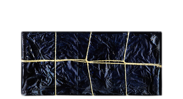 Julia_objects_96_verpackte geheimnisse_4_13x27x2,5_backsite.jpg
